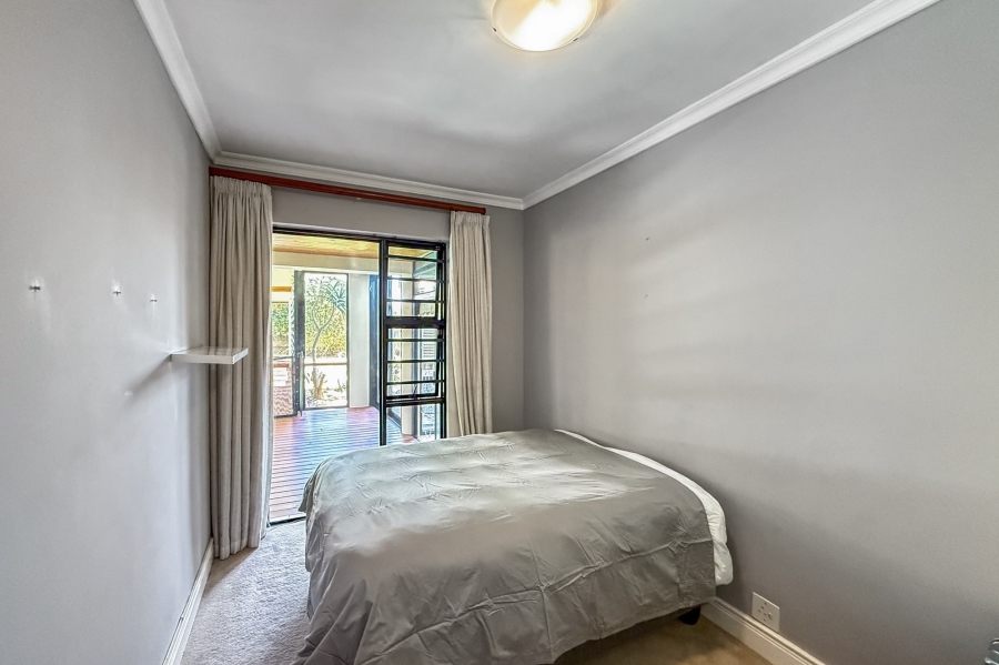5 Bedroom Property for Sale in Plattekloof Western Cape